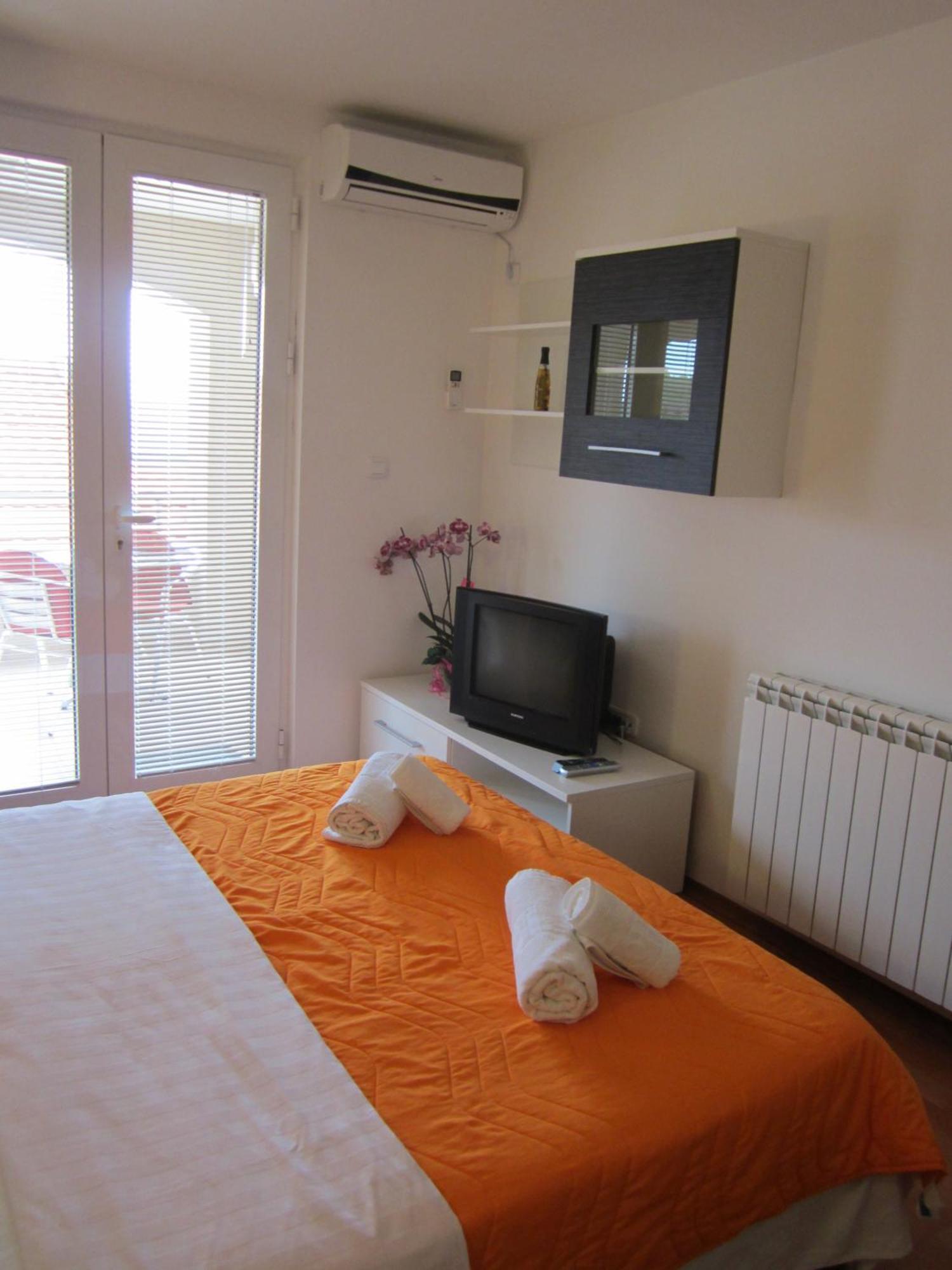 Apartments Baron Sveti Stefan Room photo